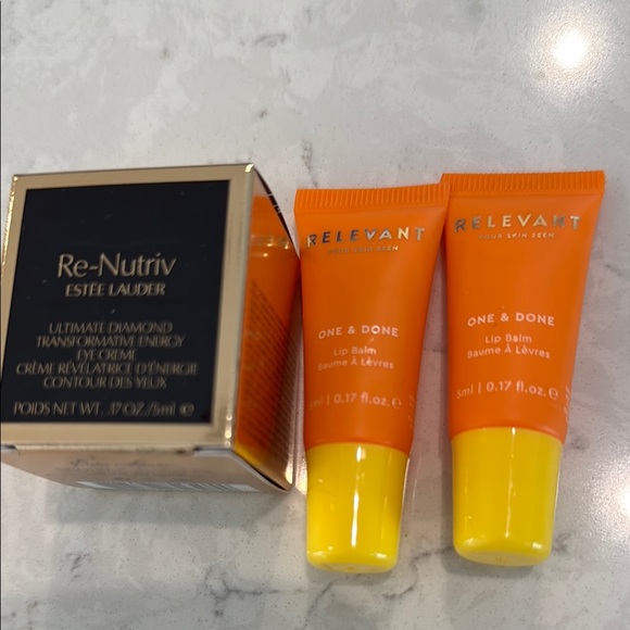 Estee Lauder Other - Estee Lauder Re-Nutriv Ultimate Diamond Transformative Energy Eye Crème